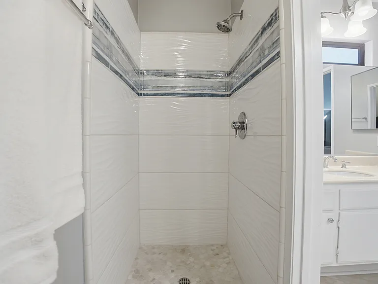 9960 Owensmouth Ave #21 — Photo 22