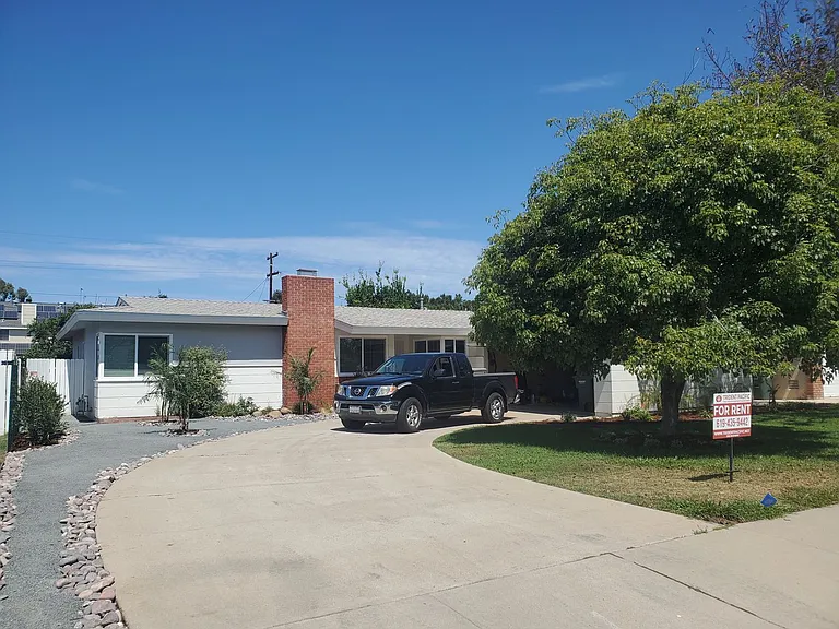 640 Alameda Blvd — Photo 1