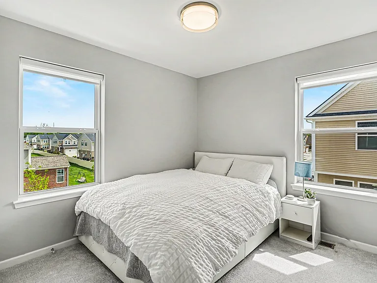 750 Huntley Ln — Photo 13