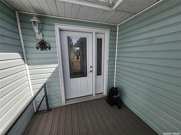 3rd image of 319 Finley AVENUE