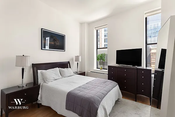 Sold by Warburg | media 4