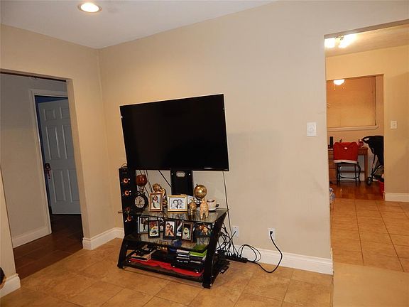 5th image of 1402 Belin Dr