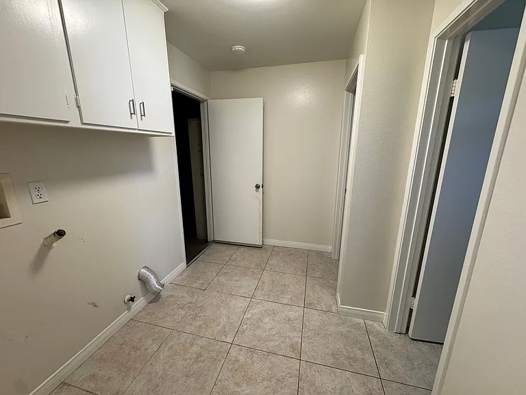 2 Marimar St — Photo 15
