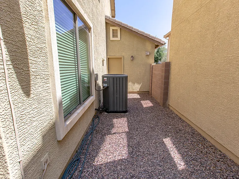 18815 E Swan Dr — Photo 47