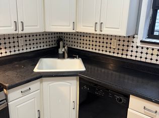 427 Kennedy Blvd APT 3B, Bayonne, NJ 07002