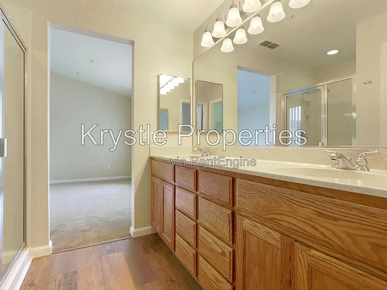 700 Westpark — Photo 22