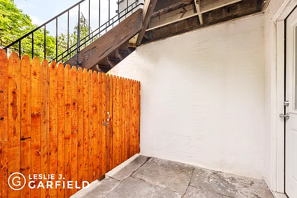 Rented by Leslie J. Garfield | media 12