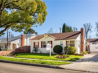 13946 Peach Grove St, Sherman Oaks, CA 91423