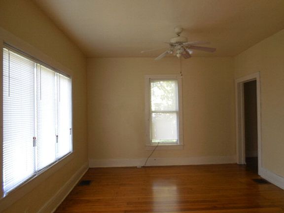 2nd image of 109 Wilson St
