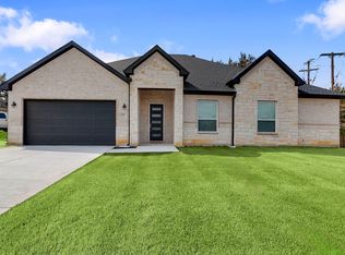2217 S Peachtree Ct, Denison, TX 75020