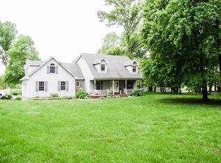 211 W Tennyson Rd, Boonville, IN 47601