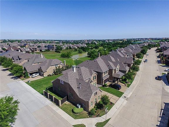 3rd image of 401 Crown Of Gold Dr