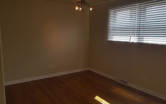 5th image of 223 Linn Ct APT B