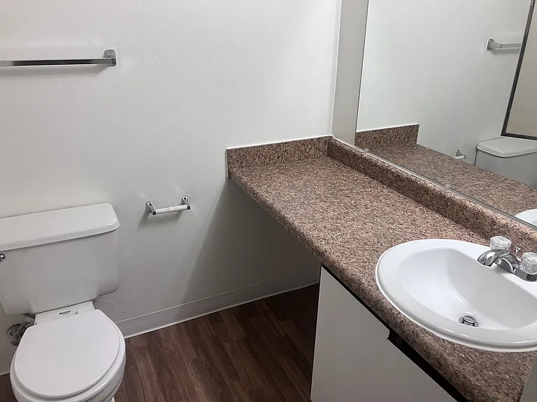 Windsor Place Apartments — Photo 69