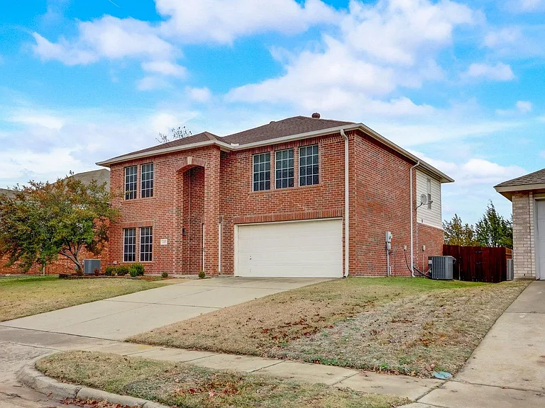 6410 Birkdale Ln — Photo 2