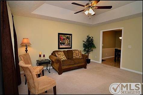 4th image of 111 Skylark Dr