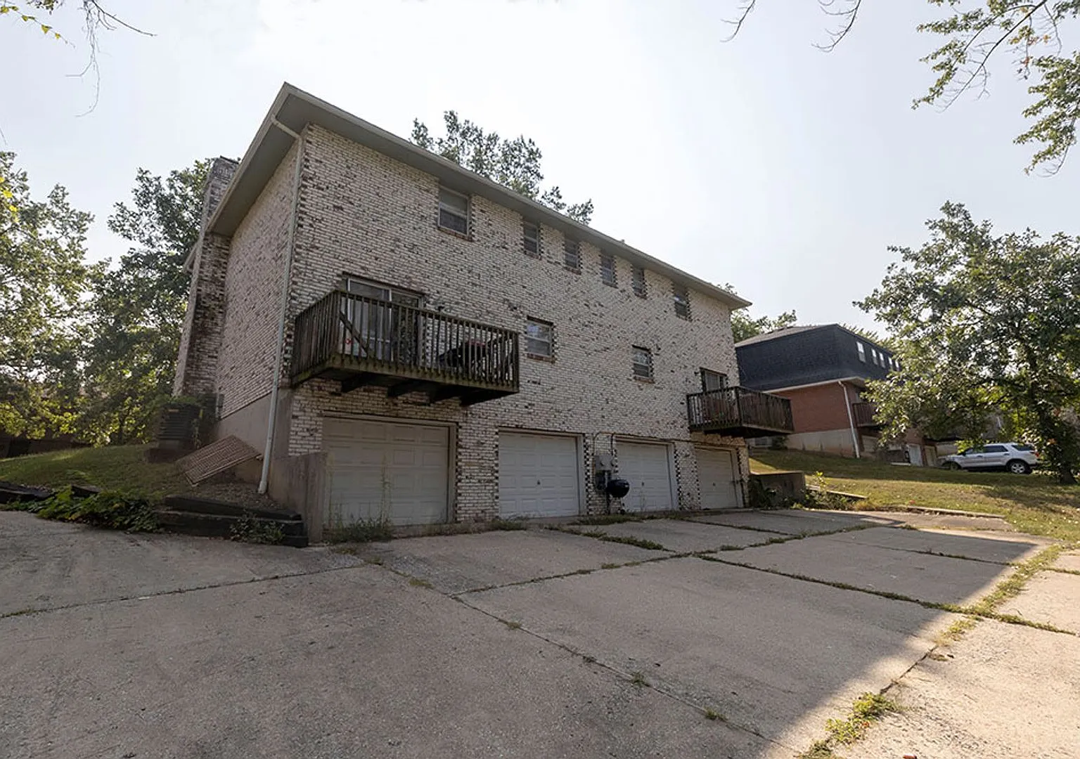 Charming and Spacious South Side 3-Bedroom Duplex — Photo 4