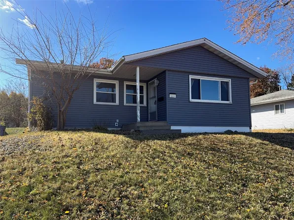 5127 Holly Ave NW, Cedar Rapids, IA 52405