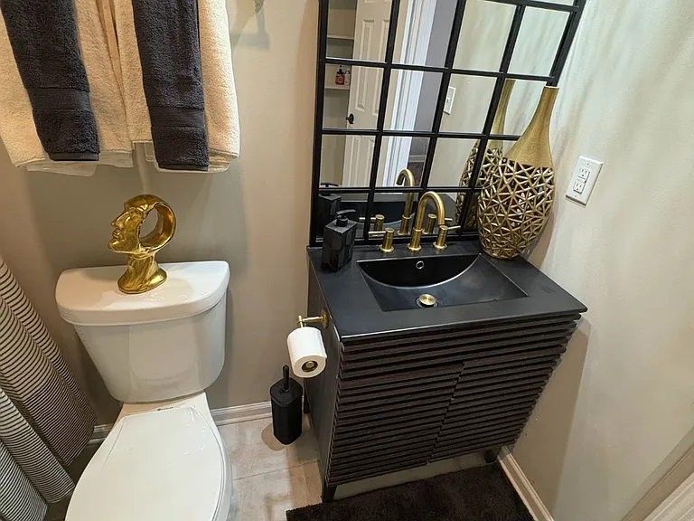 1002 S Willett St — Photo 11