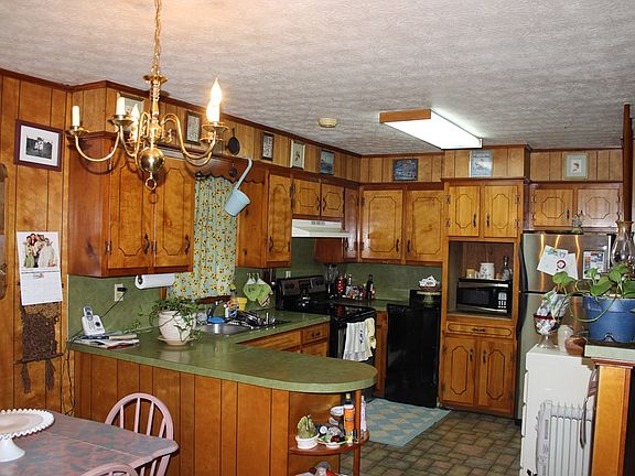 5th image of 317 Anderson Ln