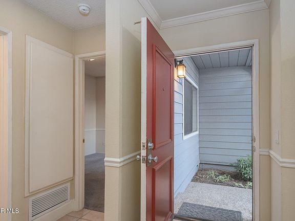 4th image of 647 Arneill Rd