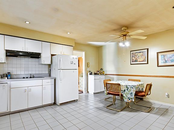 5th image of 4563 Pepper Ct