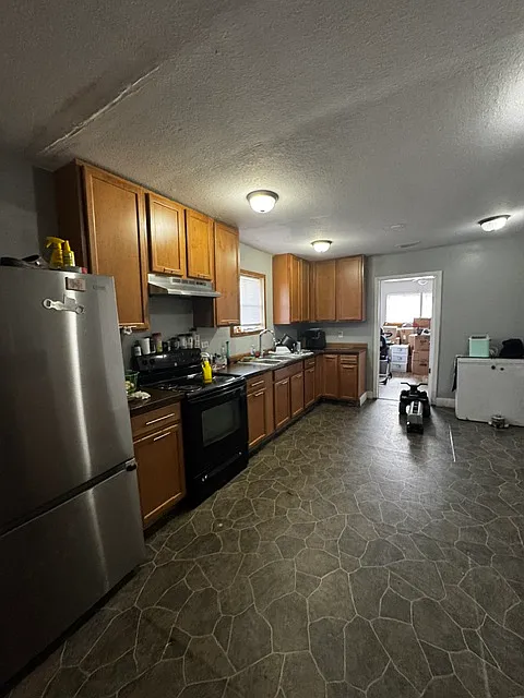 3 bed, 1.5 bath, 1614 sqft, $1,500 — Photo 2