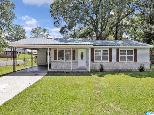 18 Russell Dr, Talladega, AL 35160