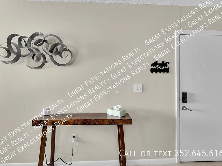 2629 SW 33rd Ave — Photo 14