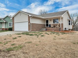 2504 N Mainsgate Dr, Augusta, KS 67010