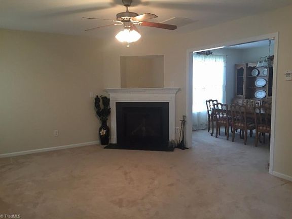 2nd image of 1720 Kay St