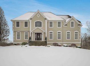 55 Viola Ct, Wappingers Falls, NY 12590