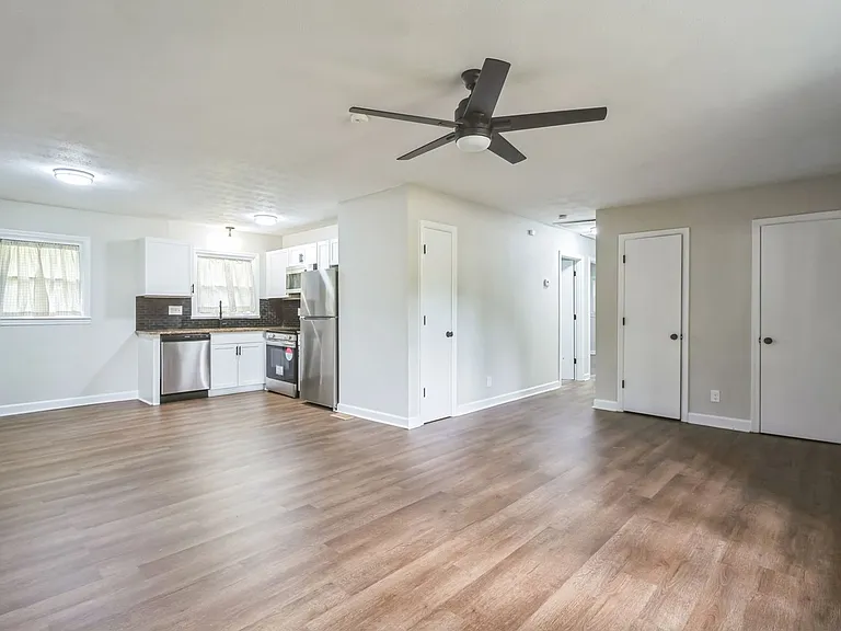 628 McLamb Dr — Photo 7