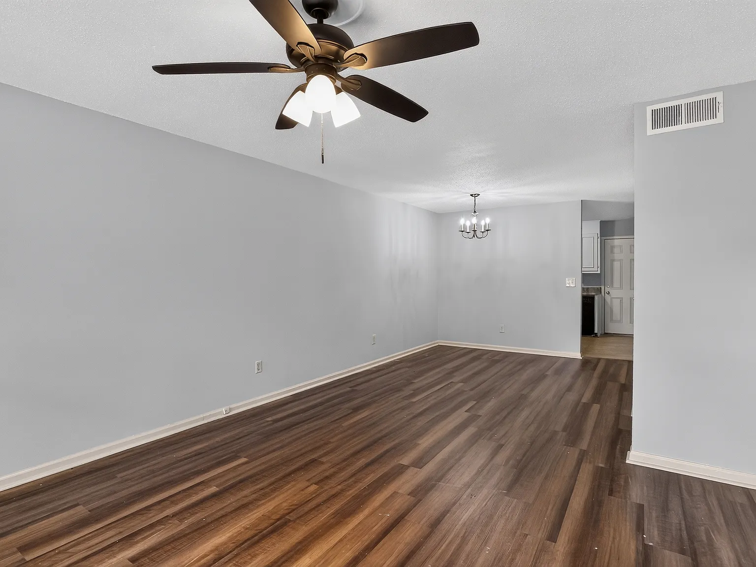 2 bed, 750 sqft, $850 — Photo 2