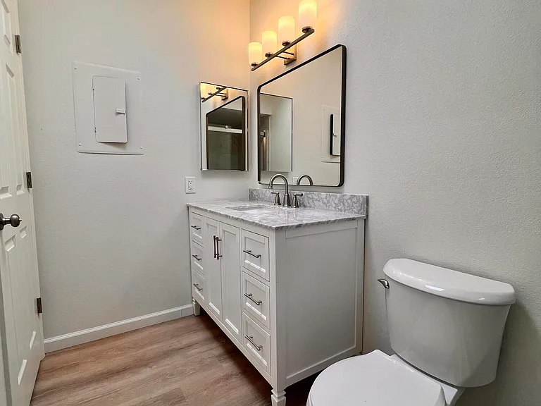 5500 N Valley View Rd #231 — Photo 19