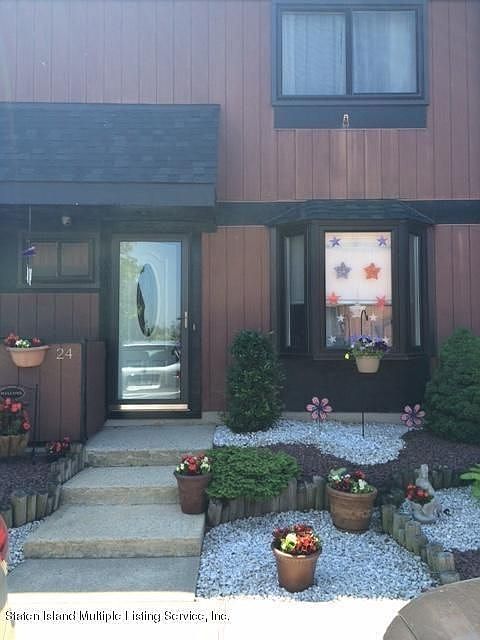 1st image of 24 Larch Ct