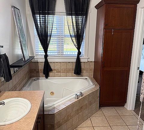 4th image of 3126 Lady Slipper Dr SW