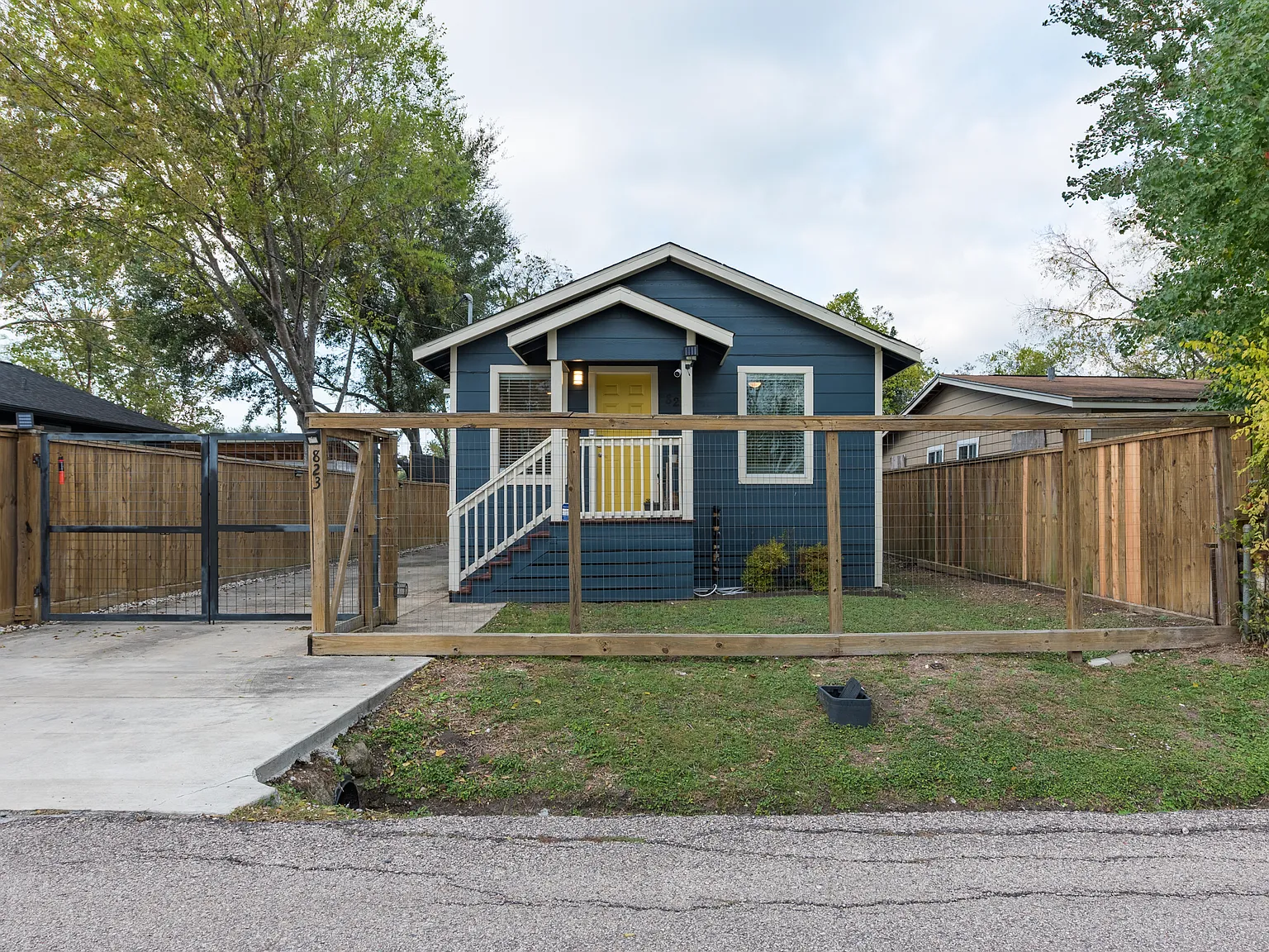 3 bed, 1129 sqft, $2,500 — Photo 1