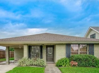 2816 Karen Dr, Chalmette, LA 70043