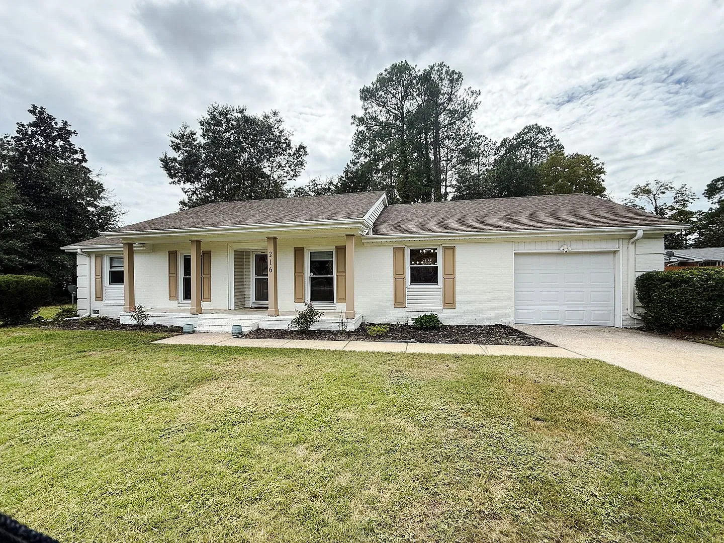 216 Haverhill Dr — Photo 2
