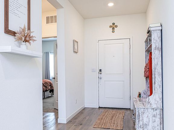 2nd image of 738 Butte Creek Rd