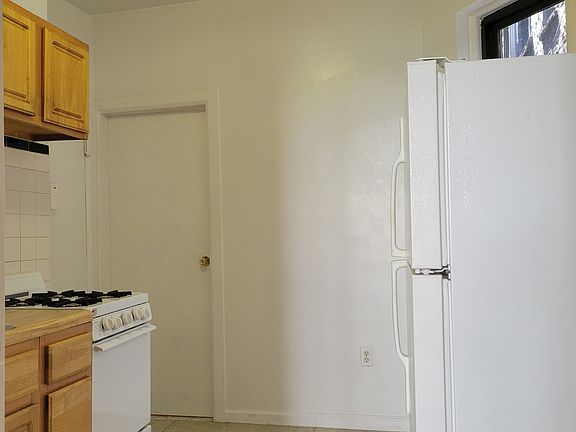 3rd image of 316 E 70th St APT 3FW