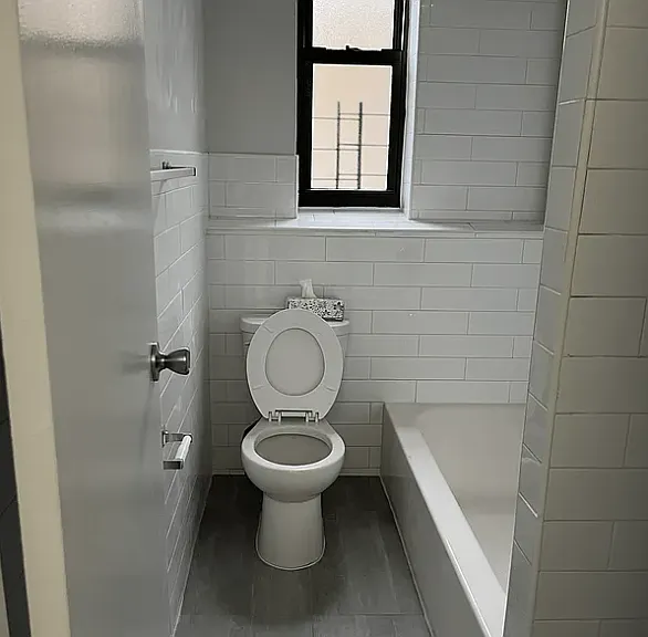 238 E 26th St #B2 — Photo 5