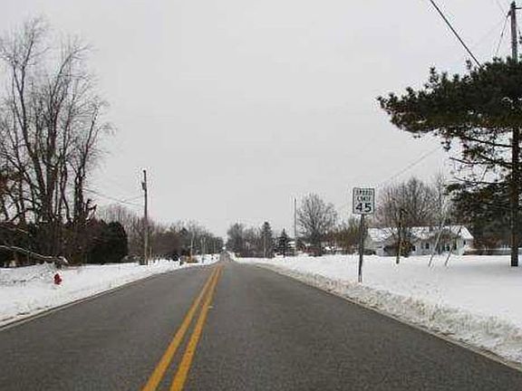 Exterior Neighborhood (street photo)