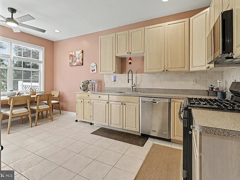 16 Shelley Cir — Photo 23