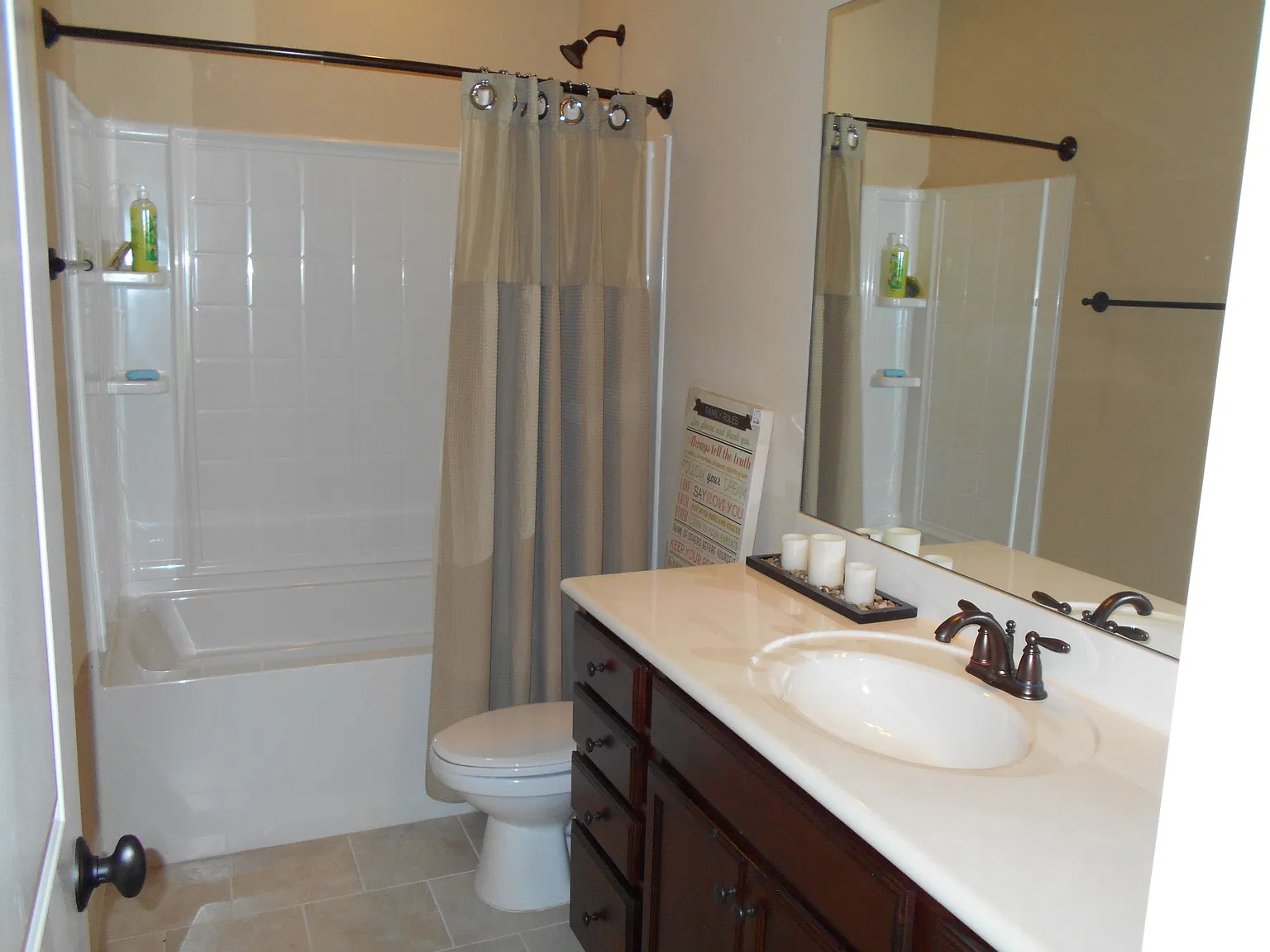 3 bed, 2.5 bath, 1800 sqft, $1,250 — Photo 3
