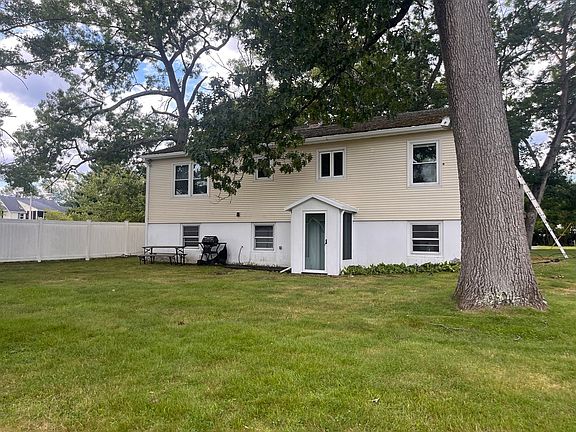 4th image of 33 Rand Ave
