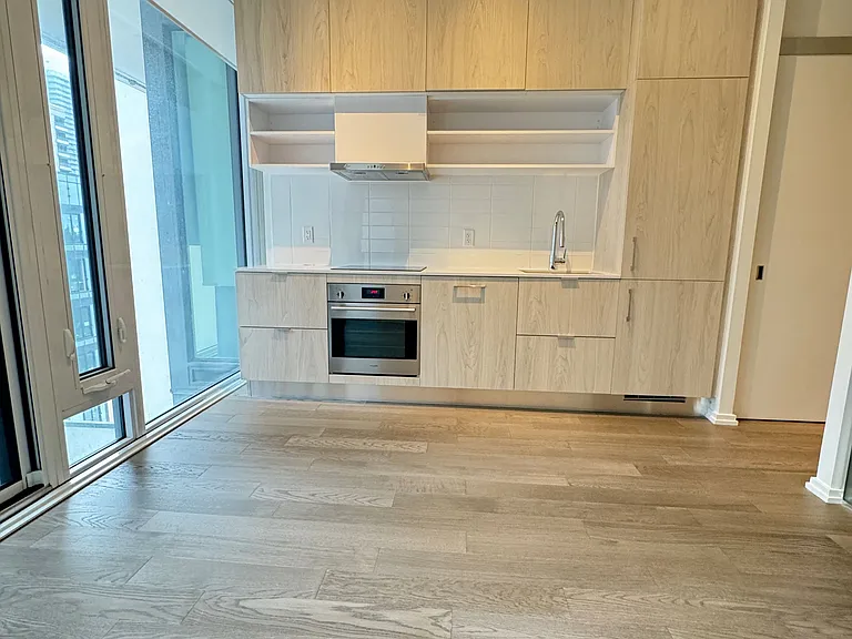 5 Soudan Ave #914 — Photo 23
