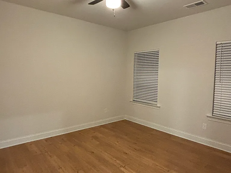 4817 Victoria Ave — Photo 22