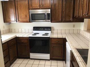 3762 Ridge Dr, Richmond, CA 94806